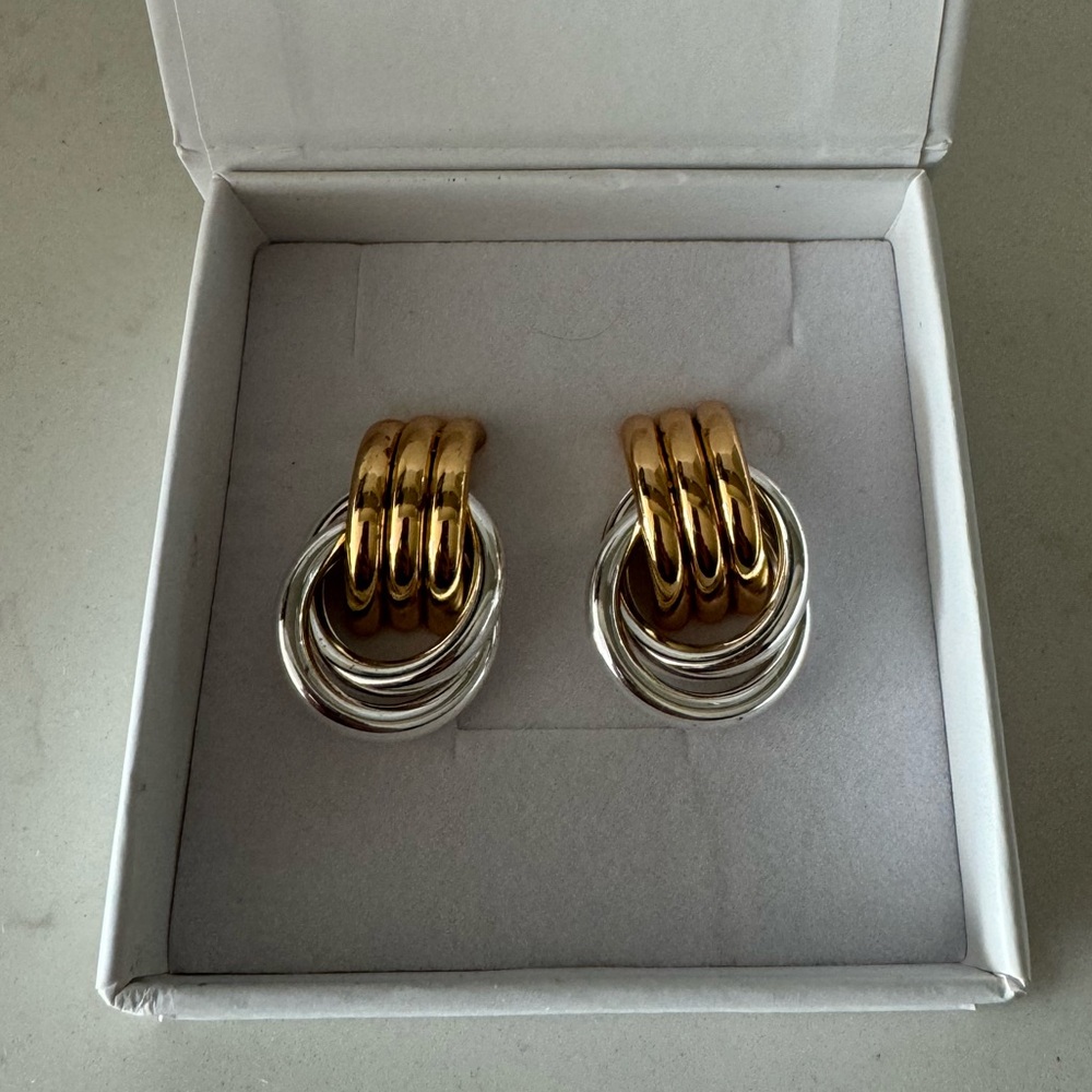 Heaven Mayhem mini knot mixed earrings